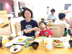 夕食８