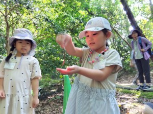 朝８